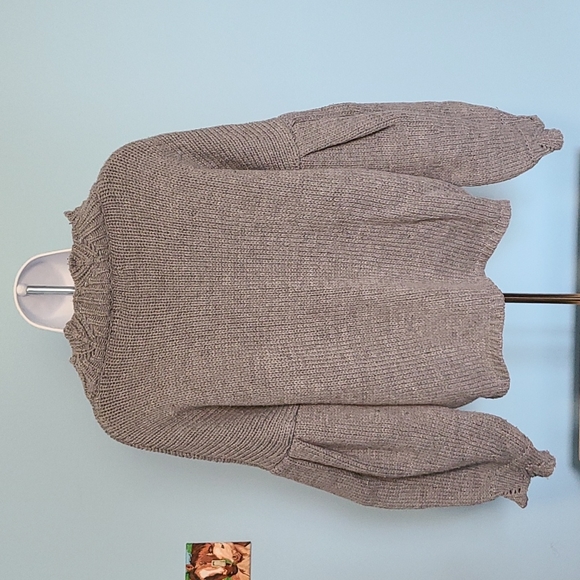 HOST PICK!! Crop Sweater - Picture 4 of 8